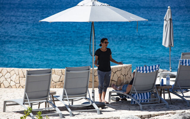 The Cliff Hotel