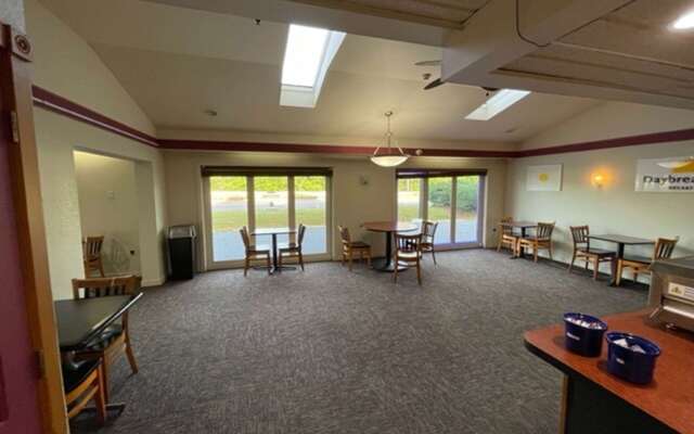 Days Inn by Wyndham Harrisburg North
