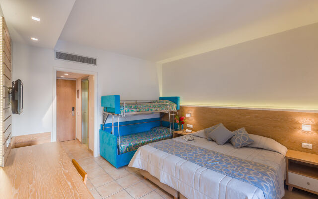 Tigaki Beach Hotel
