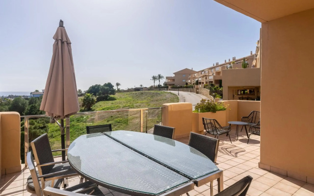 Apartment in Estepona with sea view