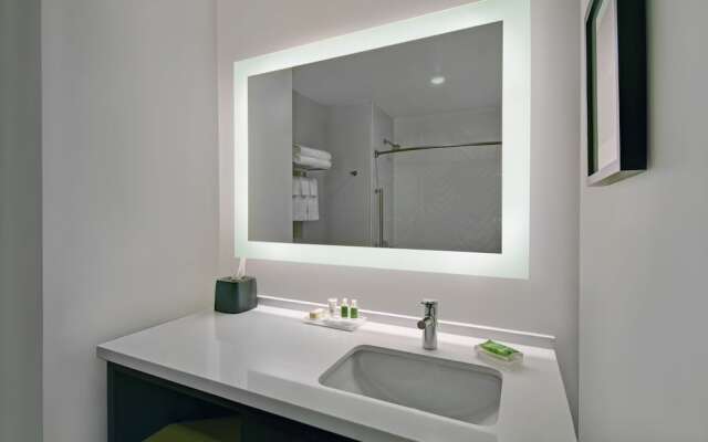 Holiday Inn Grand Rapids North - Walker, an IHG Hotel