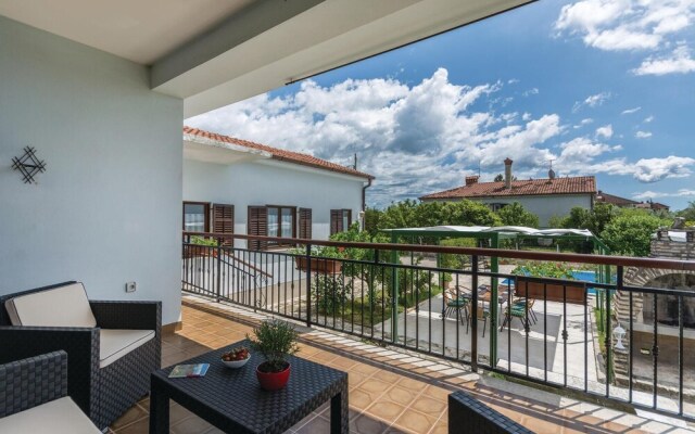 Nice Home in Brtonigla With Wifi and 3 Bedrooms