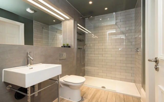 JOIVY Apartments - 5* Central Georgian Apartment (2 Bed)