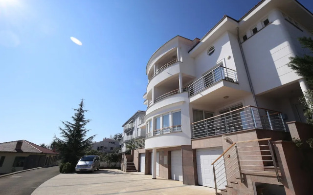 New Luxury Apartments