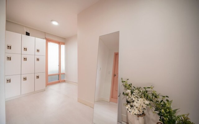 YAB Guesthouse - Female Only