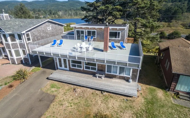 The Strand at Twin Rocks