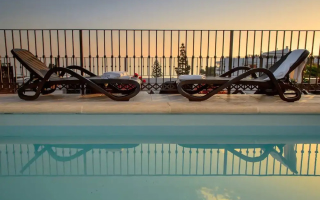 Apartamentos Plaza Cavana