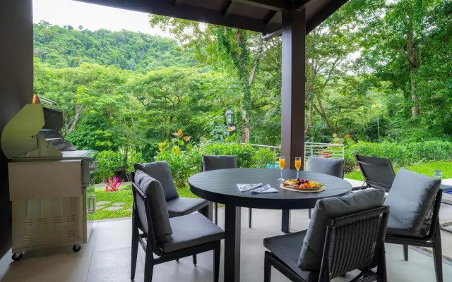 - Casa Cenizaro Six Bedroom Private Pool Family