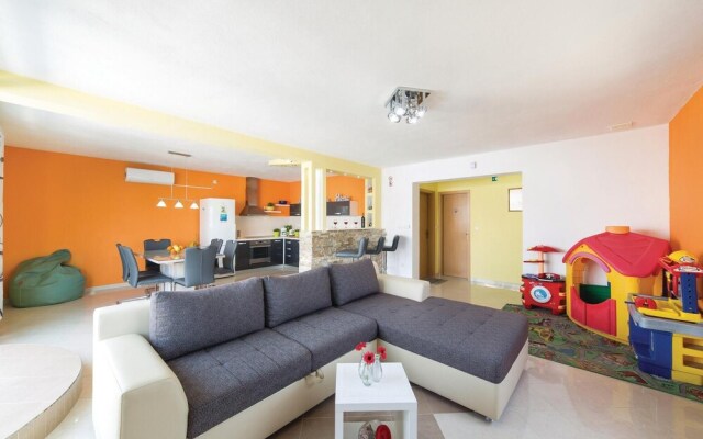 Beautiful Home in Trogir With Jacuzzi, Wifi and 1 Bedrooms