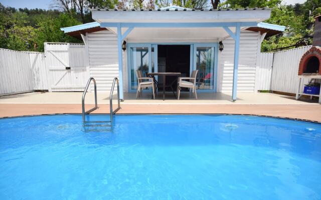 Villa Sezar by Helaltatilvillari