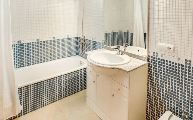 Comfortable Apartment Near the Sea