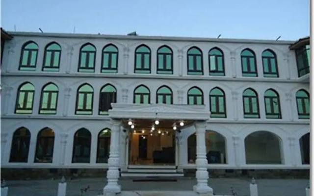 Naqash Residency