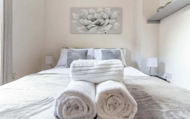 Host Stay Club Chambers