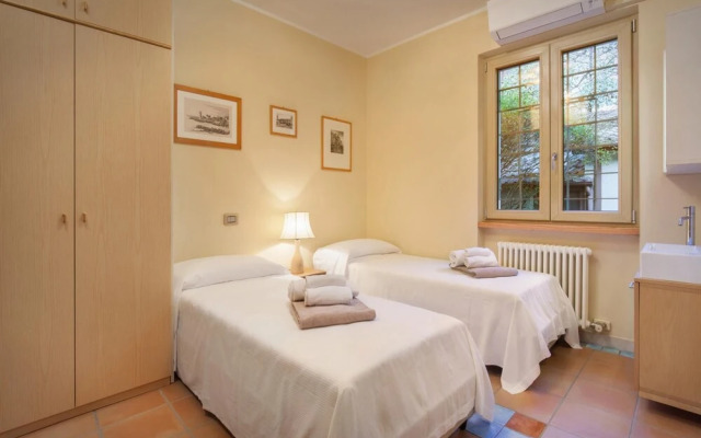 Villette Blue Panorama