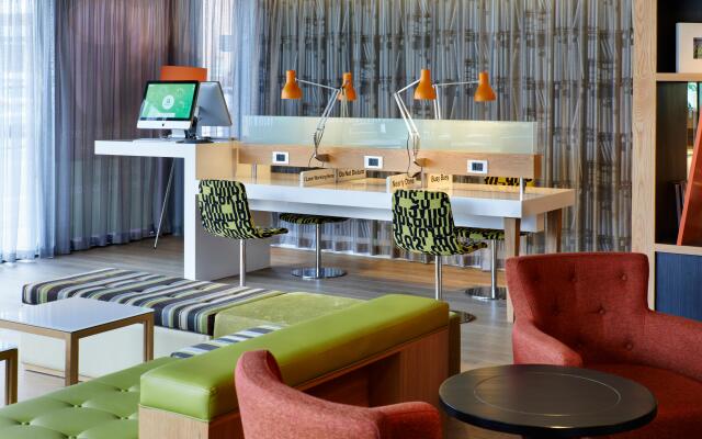 Holiday Inn London Brentford Lock by IHG