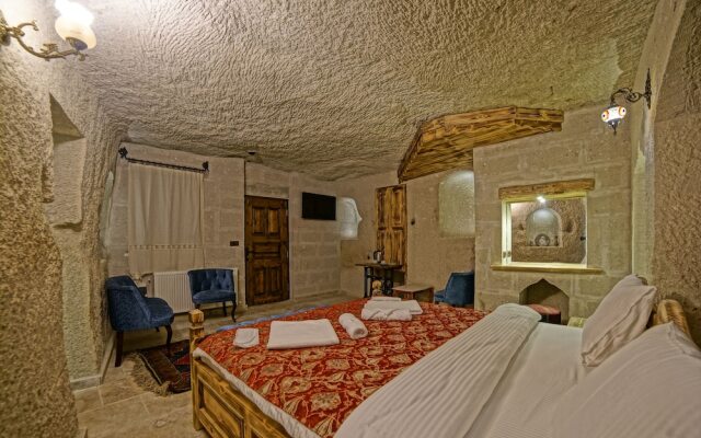 Zeus Cave Suites