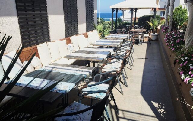 Selena Beach Family Hotel