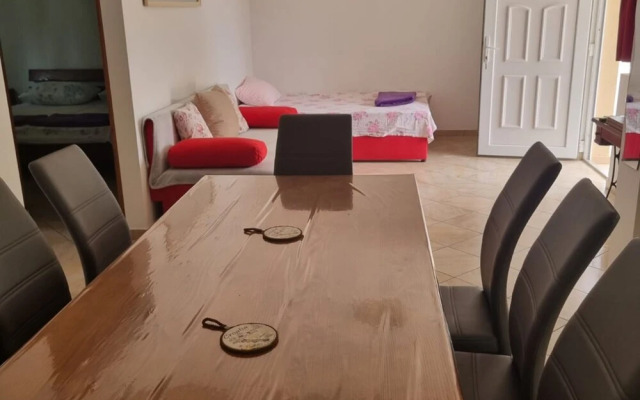 Apartments Marija Sukošan