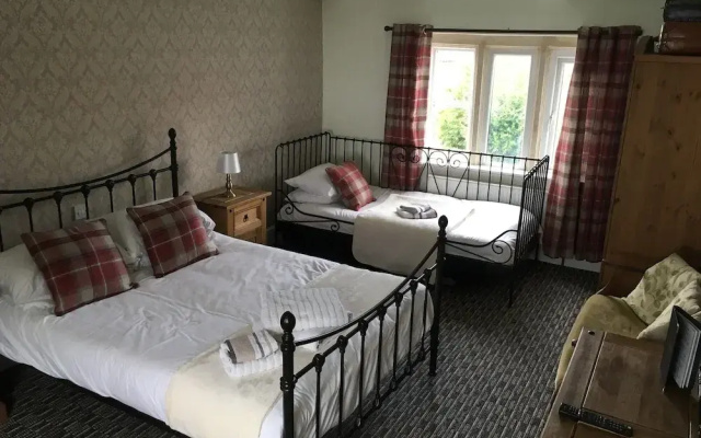 The Hollies Inn