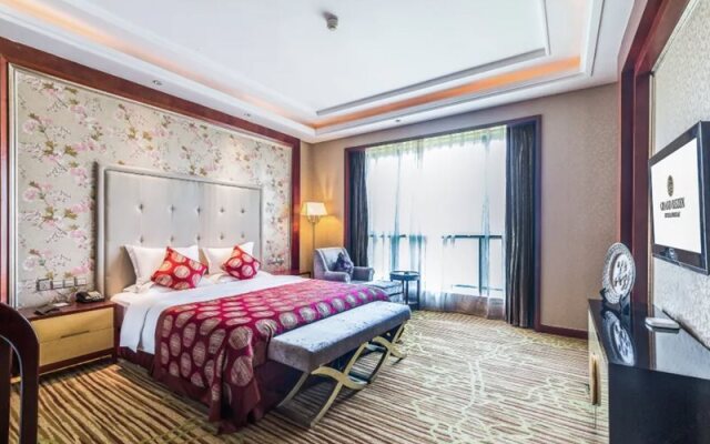 River & Holiday Hotel