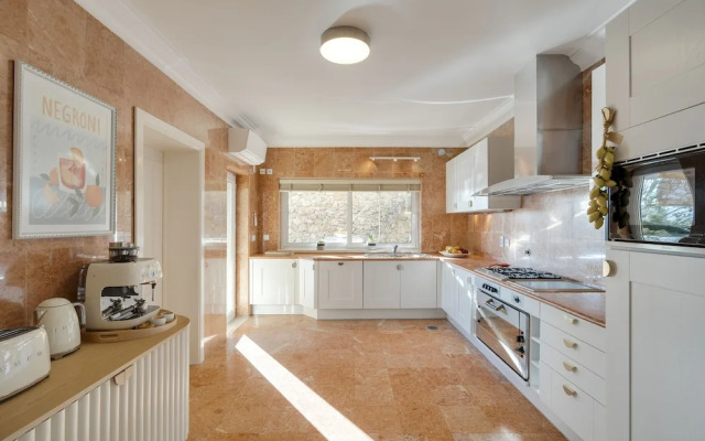 Coastline Arrabida Villa by Cadenzalux