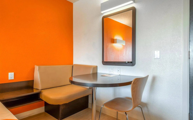 Motel 6 Anaheim Maingate