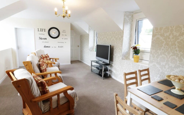Station Apartment
