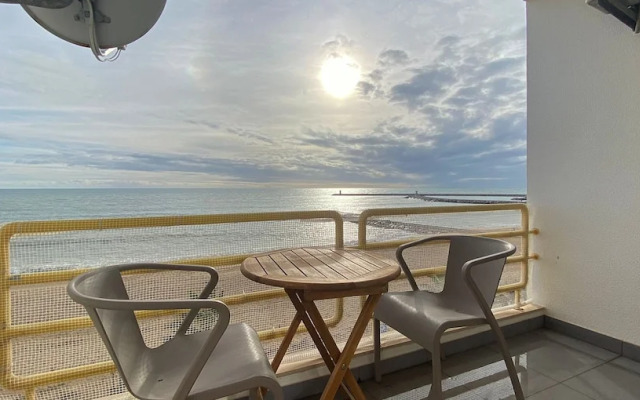 WOW Frente Praia II T2 HsR Quarteira