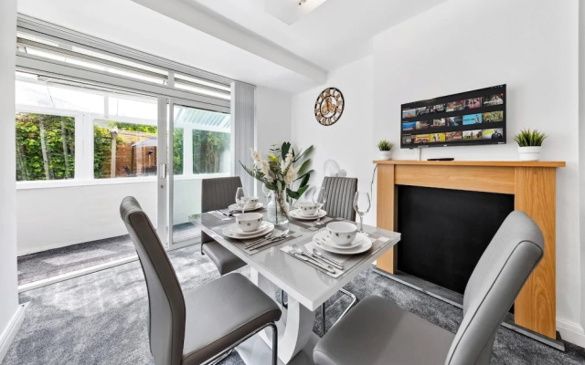 Spacious 3 bd Garden M25, Free Parking,bluewater