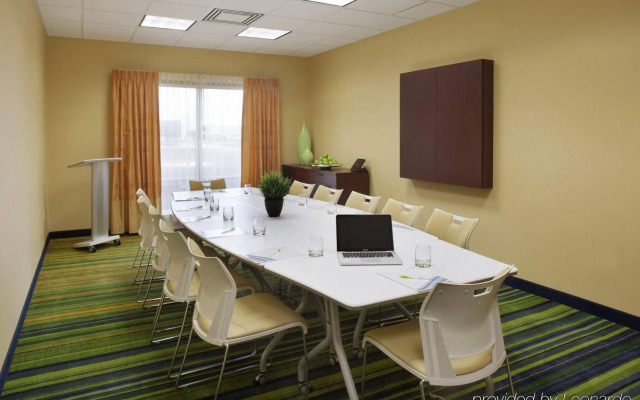 Fairfield Inn and Suites by Marriott Toronto Airport