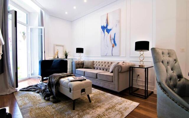 LA PLAZA Luxury Apartment (City Center)
