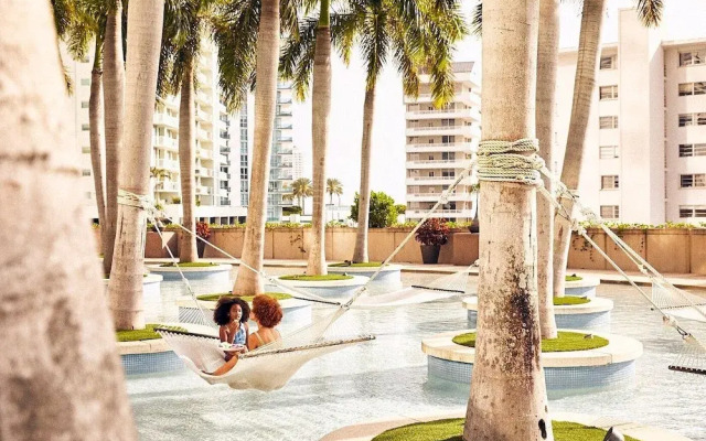 1435 Brickell Ave #3004