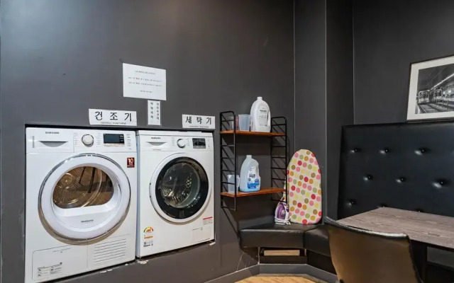 Goyang (Jugyo) Stay Bishop Hotel