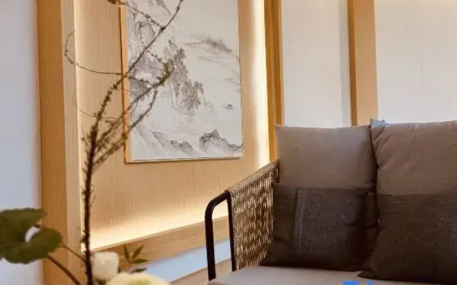 The Hidden House Hotel(Chengdu Chunxi Road Luomashi Subway Station)