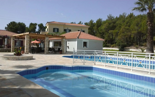 Zeus Hotel