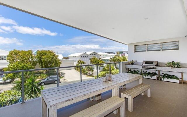 Salt Beach Holiday Home