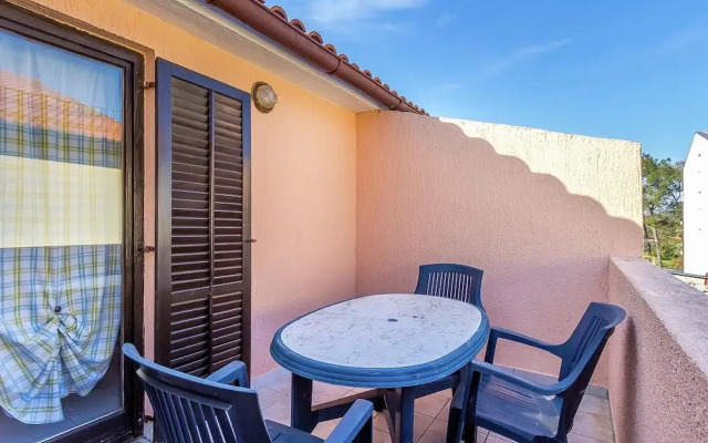 Apartment in Private House With Shared Pool