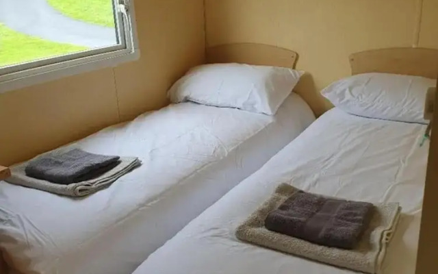 Lochside Retreat at Three Lochs Holiday Park