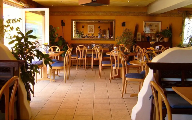 Stadt Cafe Pension Grünstadt