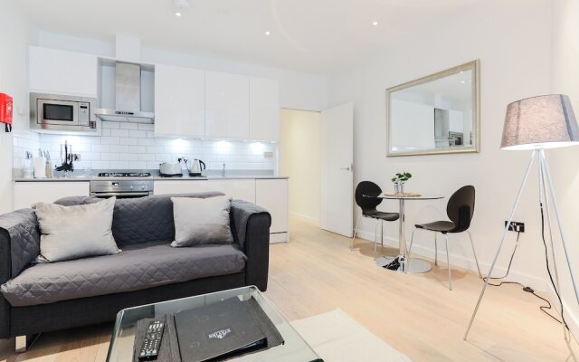 Trafalgar Square by Excel Apartments