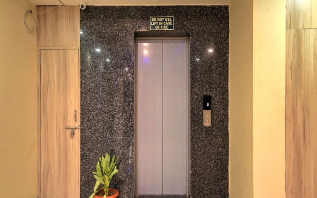 Capital O 16970 Hotel Mahal