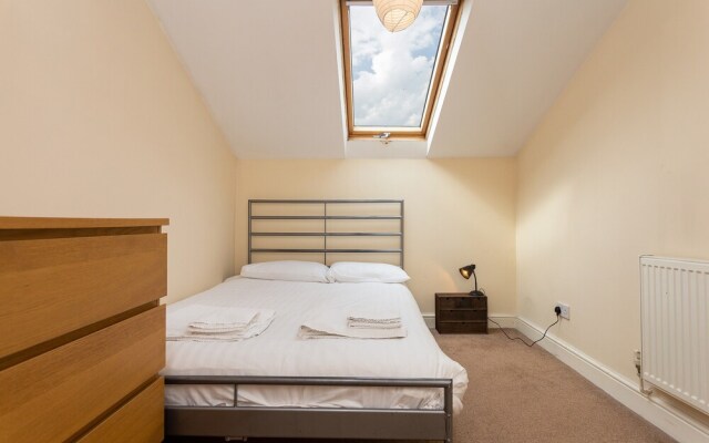 2 Bedroom Apartment in Dalston