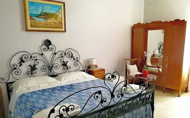 B&B Faro Bianco