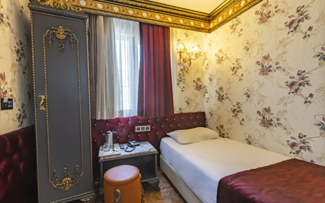 Laleli Blue Marmaray Hotel