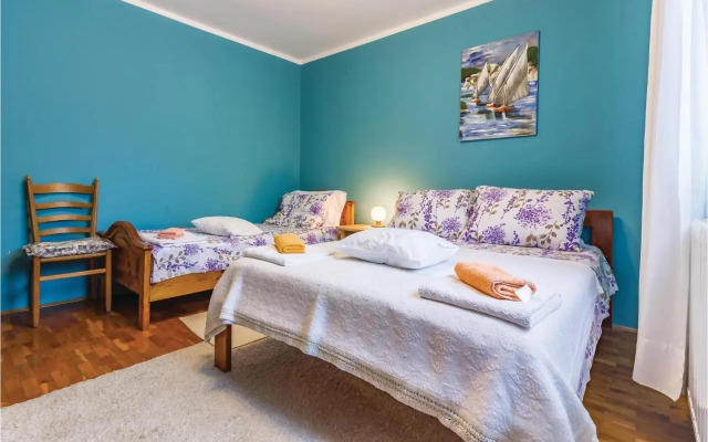 Two-Bedroom Apartment in Pula