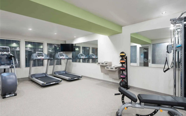 Woodspring Suites Wilmington Riverfront