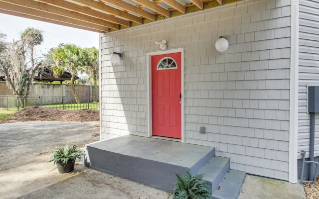 Riverfront Savannah Getaway w/ Pool & Dock!