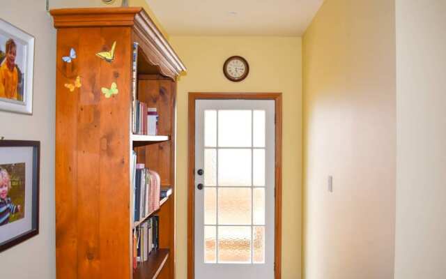 Welcoming 4 Bedroom Family Home in Meadowbank