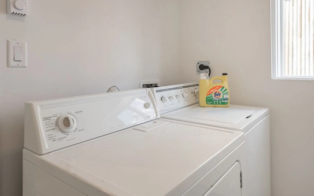 BRIGHT COZY 4Bed in the Heart of MileEnd