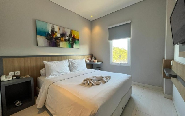 Front One Hotel Gresik